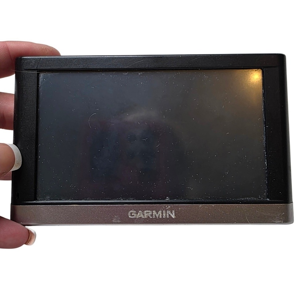 Garmin Nuvi GPS Navigator Portable Touchscreen Dash Unit‎ 145-01615-10 Black C3
